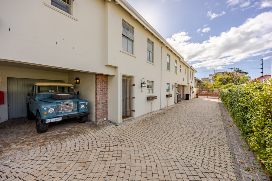 3 Bedroom Property for Sale in Kenilworth Western Cape
